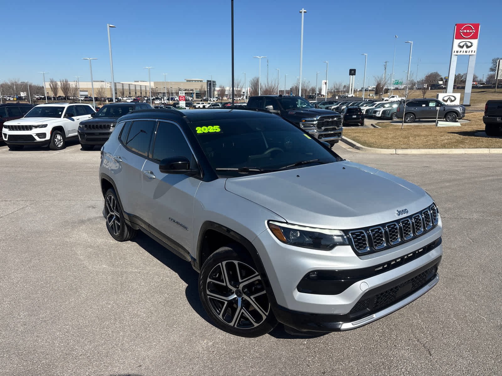 Used 2025 Jeep Compass Limited with VIN 3C4NJDCN0ST531285 for sale in Kansas City