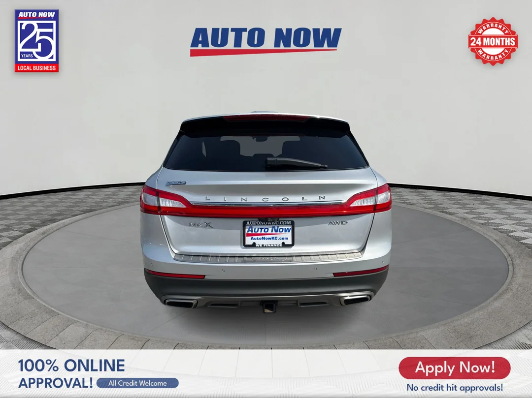 Used 2016 Silver Lincoln Reserve image 8