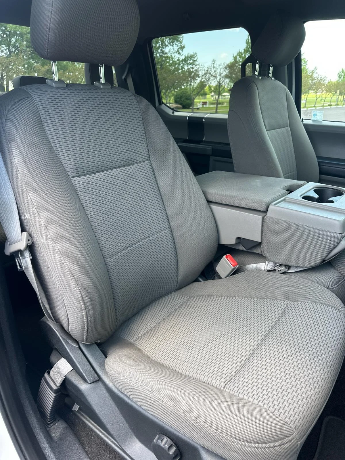Used 2019 Oxford White Ford XLT image 3
