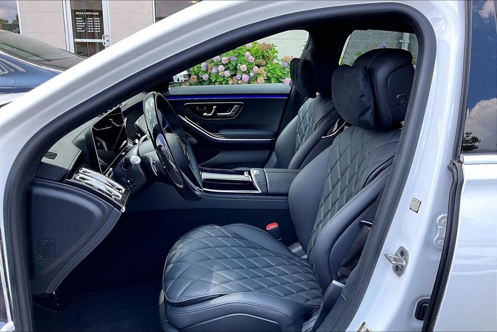 New 2026 MANUFAKTUR Moonlight White Metallic Mercedes-Benz S 580 image 23