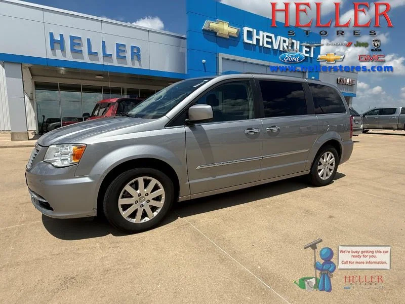 Used 2015 Billet Silver Metallic Clearcoat Chrysler Touring image 1