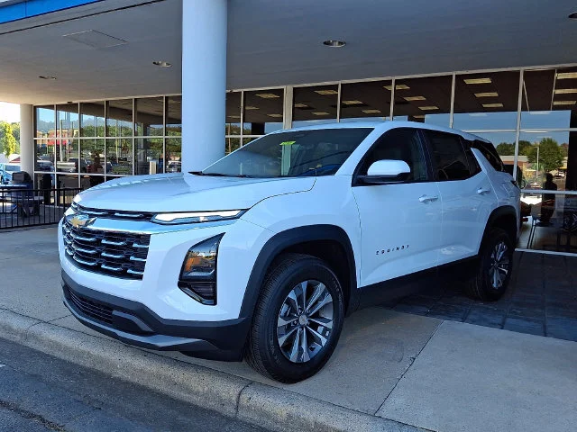 New 2027 White Chevrolet LT image 3