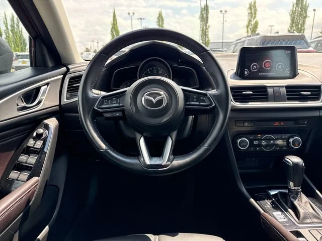 Used 2018 Soul Red Metallic Mazda Touring image 17