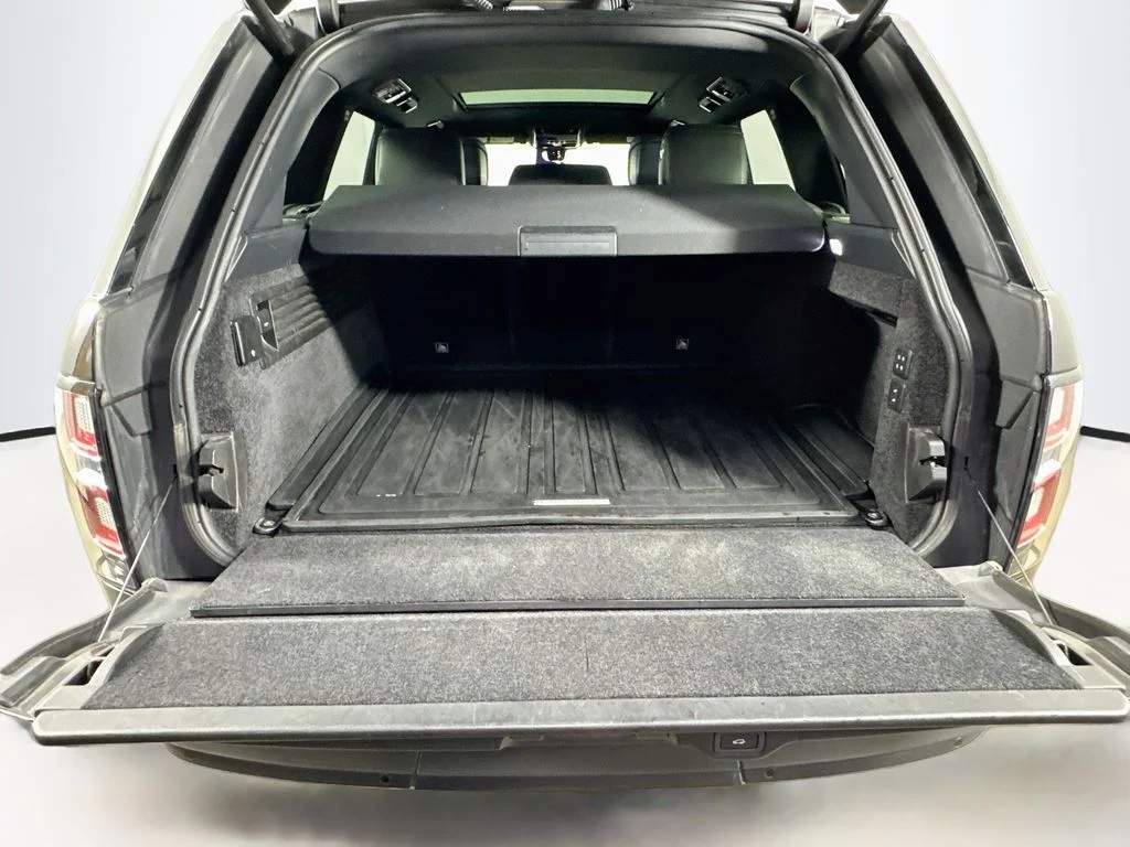 Used 2019 Black Land Rover 3.0L V6 Supercharged HSE image 33