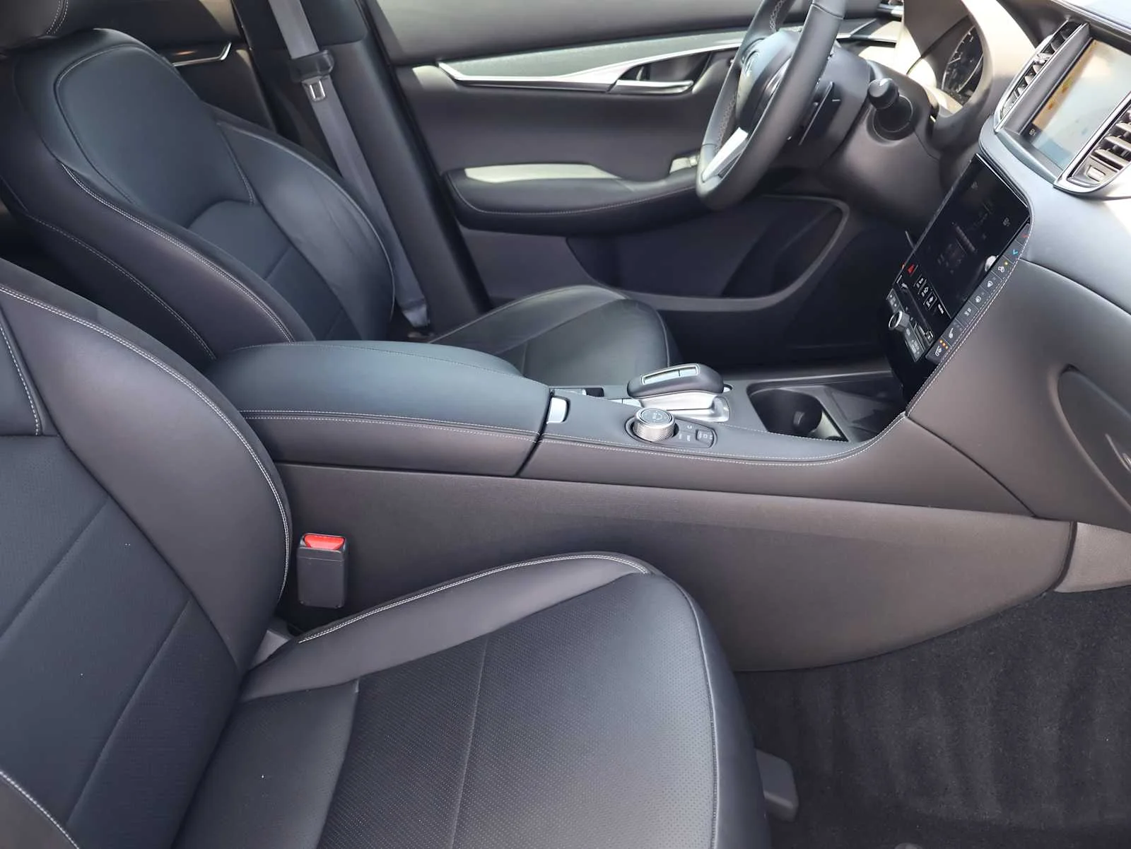 Certified Used 2023 Graphite Shadow INFINITI SPORT image 14
