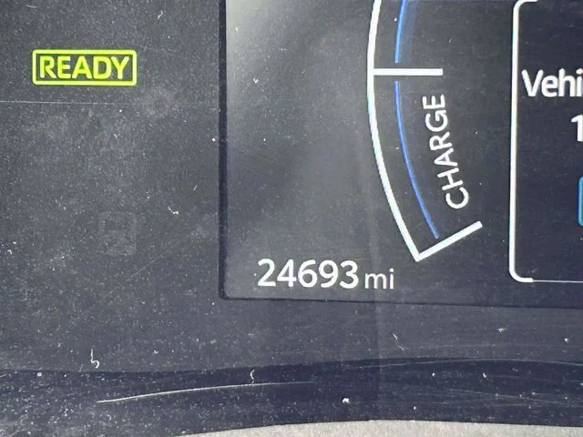 Used 2025  Toyota LE image 30