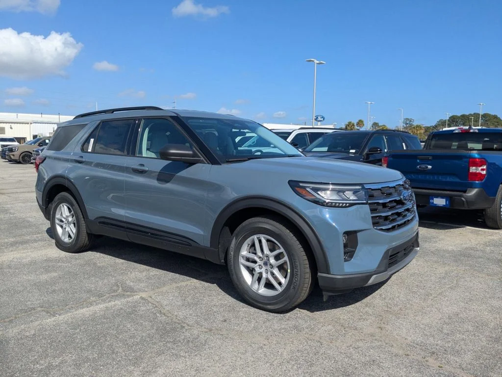 New 2026 Vapor Blue Metallic Ford Active image 2
