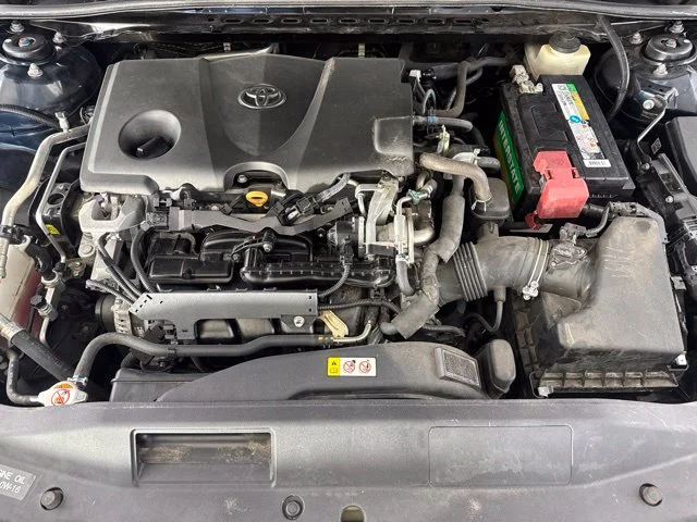 Used 2018 Blue Toyota LE image 17