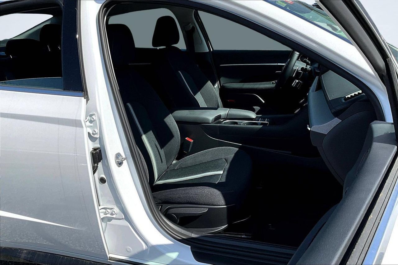 New 2026 White Hyundai SEL Sport image 28