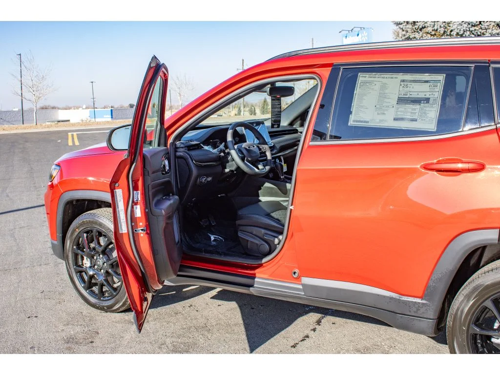 New 2026 Red Hot Pearlcoat Jeep Latitude Altitude image 13
