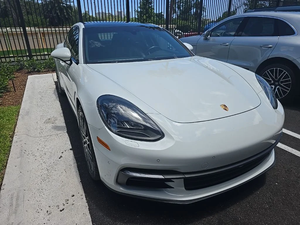 2020 Porsche Panamera 10 Year Edition's photo