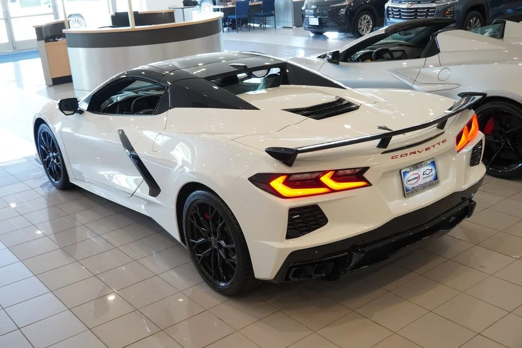 New 2026 Arctic White Chevrolet 2LT image 25