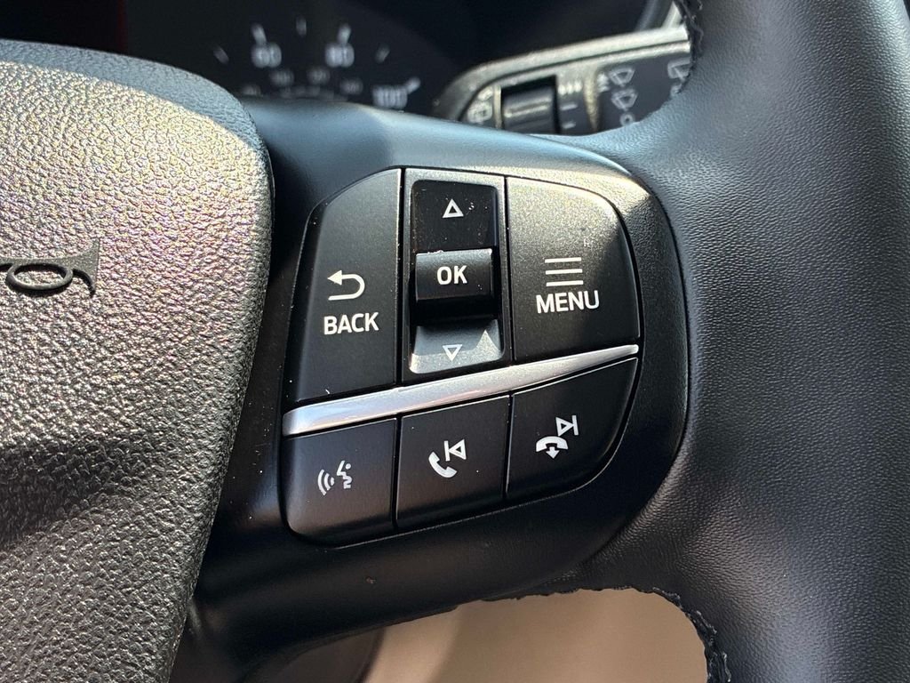 Used 2022 Blue Ford SE image 26