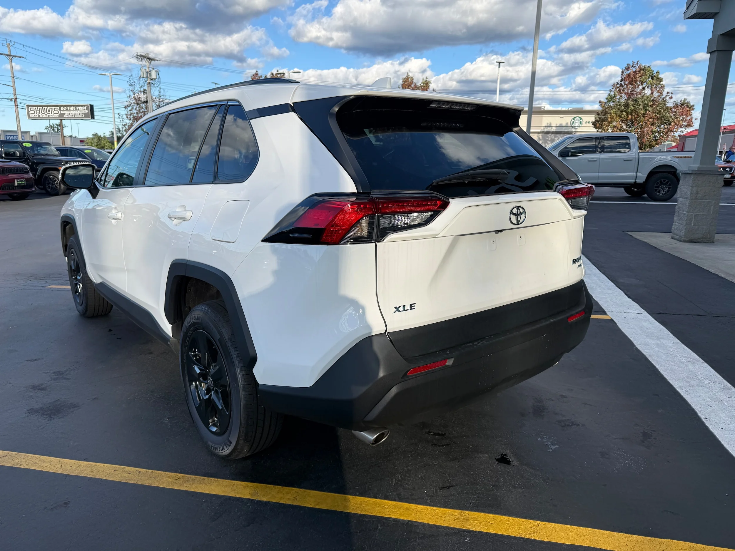 Used 2025 White Toyota XLE image 4