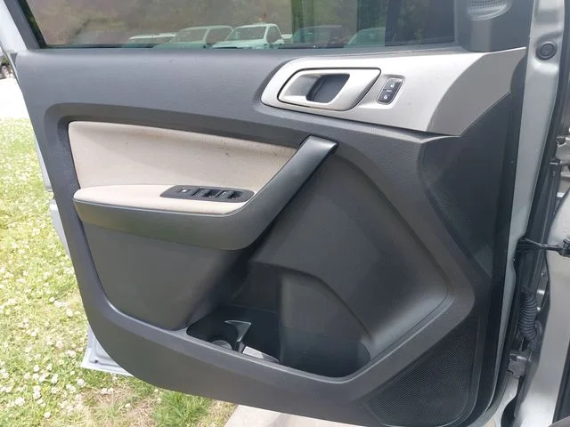 Used 2022 Silver Ford XLT image 26