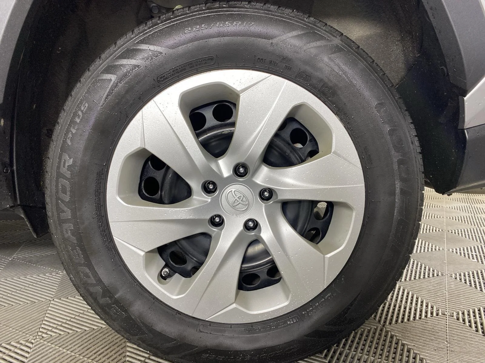 Used 2019 Gy Toyota LE image 9