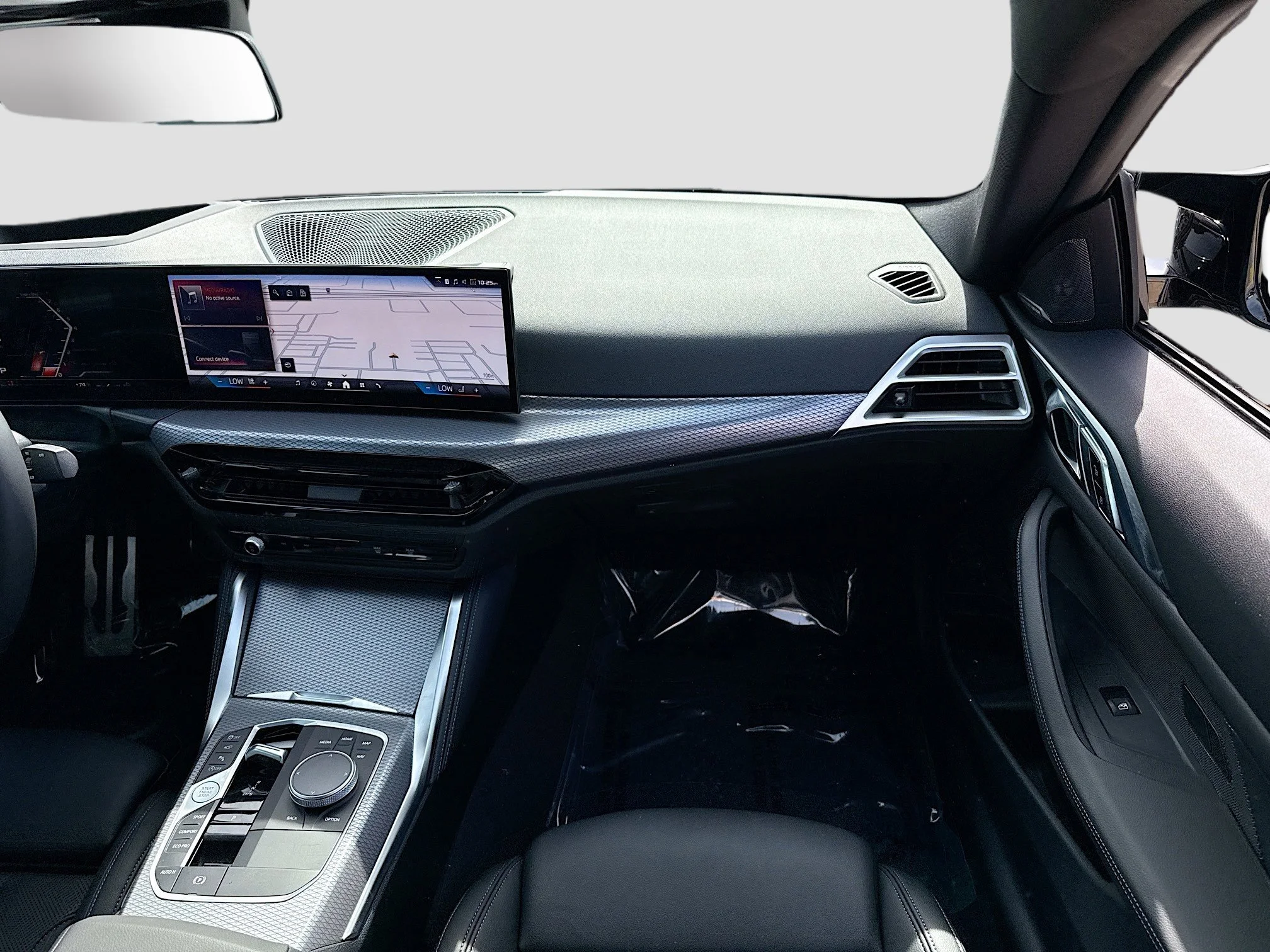 2026 BMW 4 Series M440i - Photo 18