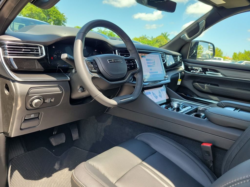 New 2026 High Gloss Black Exterior Paint Jeep Summit Obsidian image 9