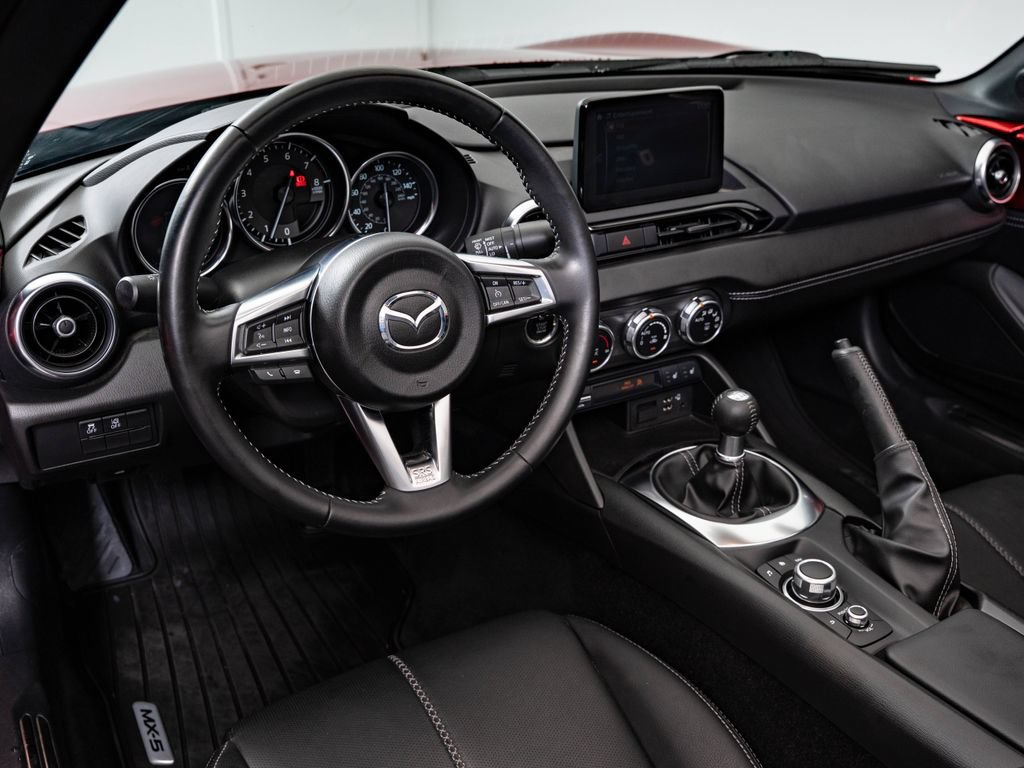 Used 2022 Soul Red Crystal Metallic Mazda Grand Touring image 4