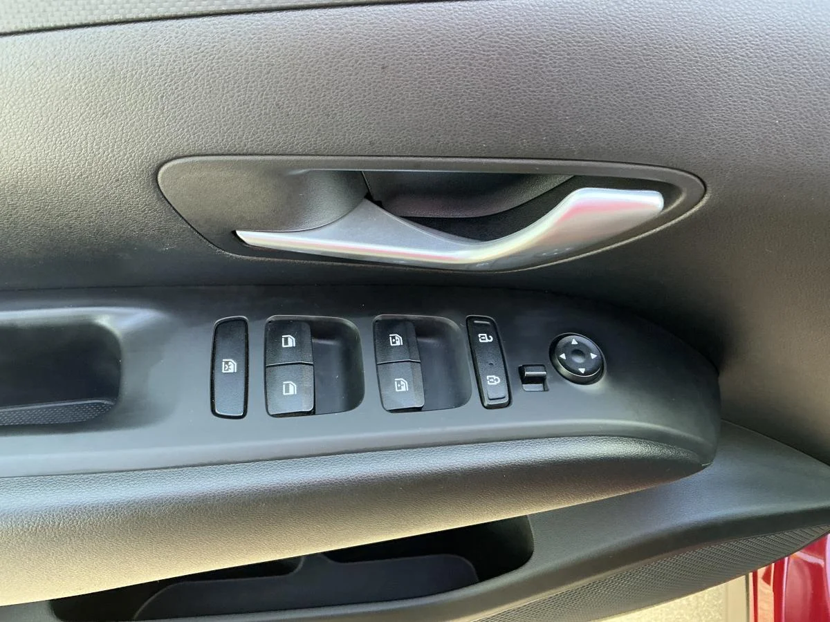 Used 2022 Red Hyundai Preferred image 17