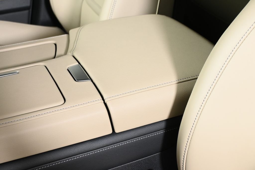 New 2026 RADIANT WHITE INFINITI Pure 4WD image 24