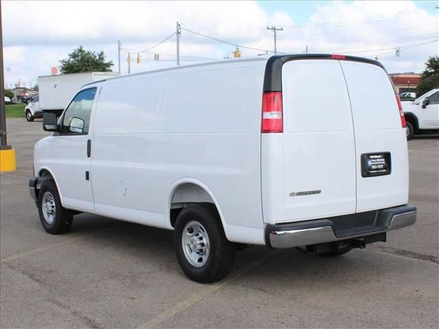 New 2026 Summit White Chevrolet WT image 2