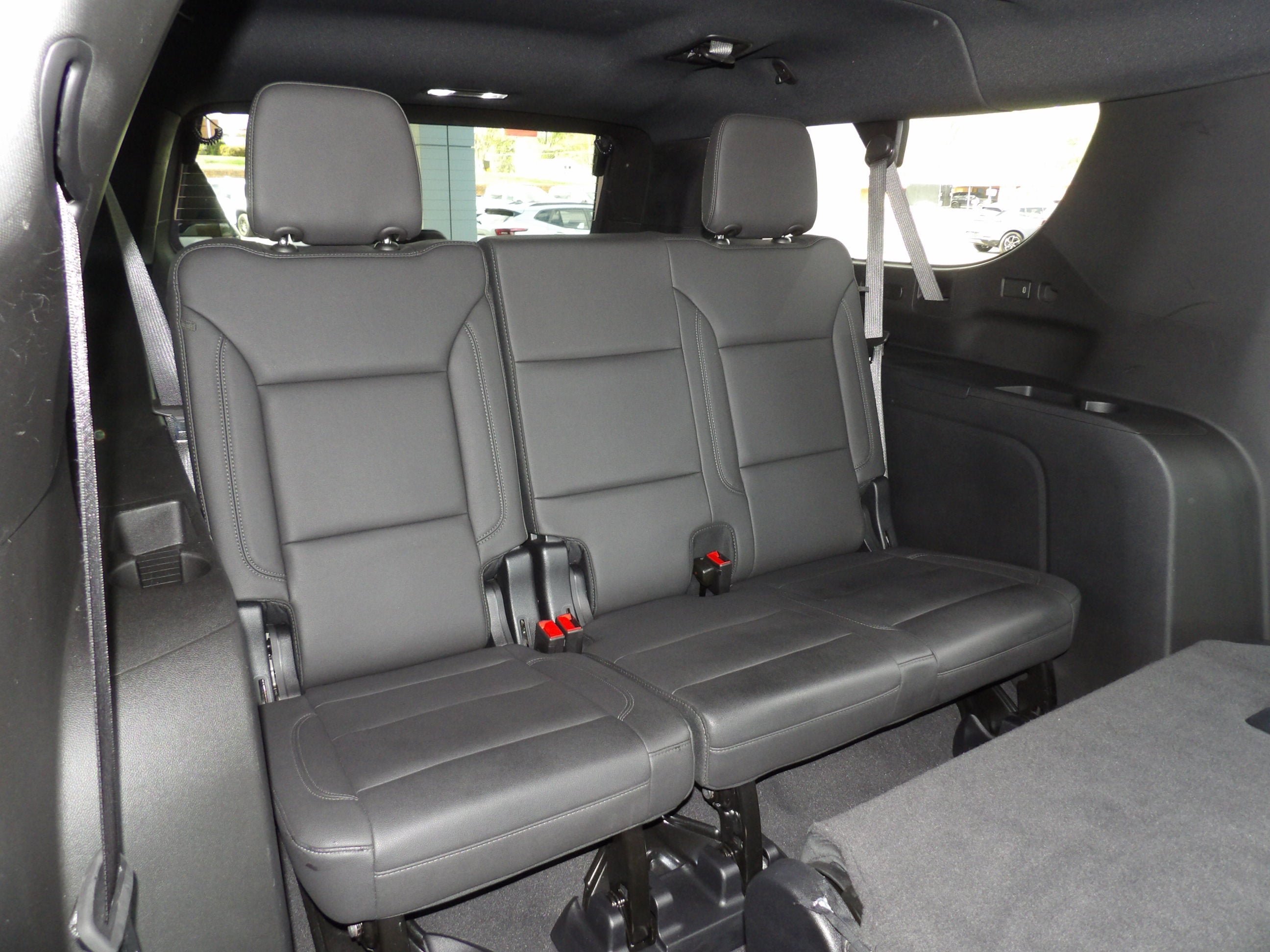 2025 Chevrolet Suburban Z71 - Photo 21