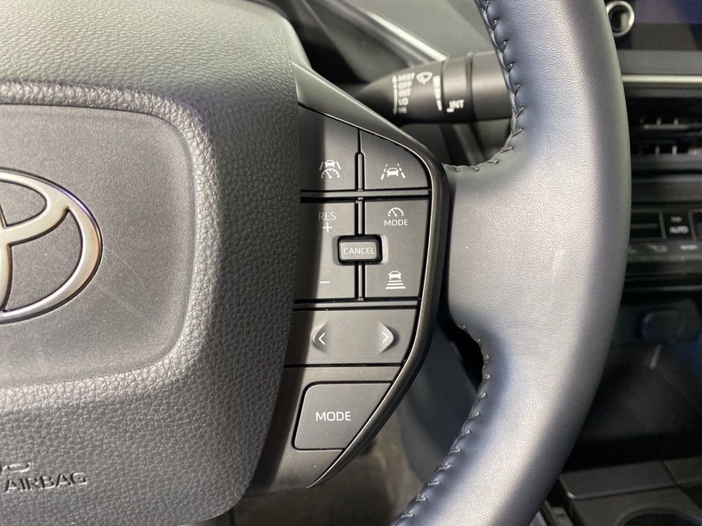 2023 Toyota Prius LE - Photo 13