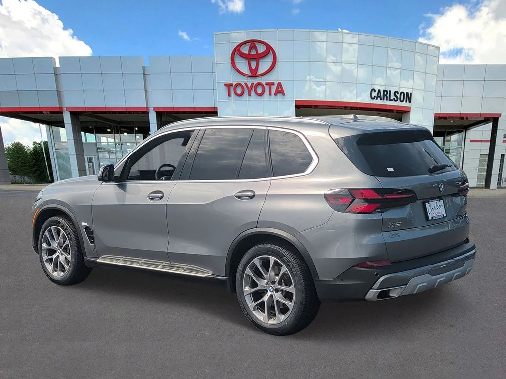 Used 2026 Gray BMW xDrive40i image 6
