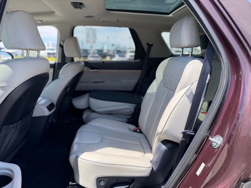 Used 2023 Burgundy Hyundai Limited image 4