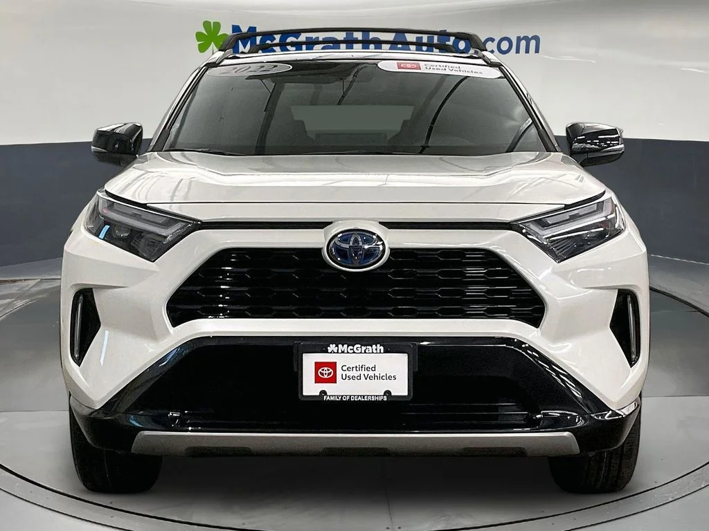 Certified Used 2022 White Toyota XSE image 5