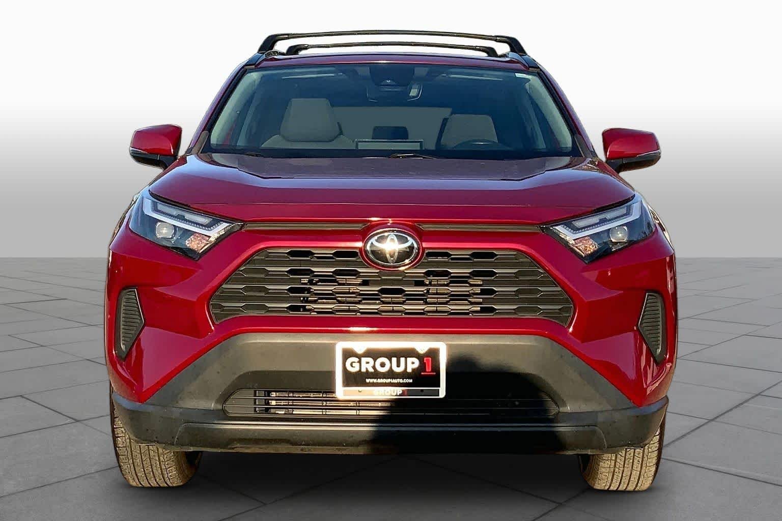 Used 2024 Ruby Flare Pearl Toyota XLE image 4
