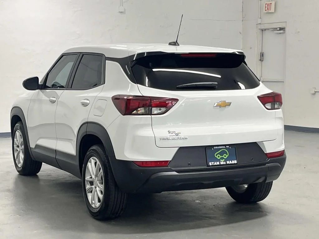 Used 2024 Summit White Chevrolet LS image 6