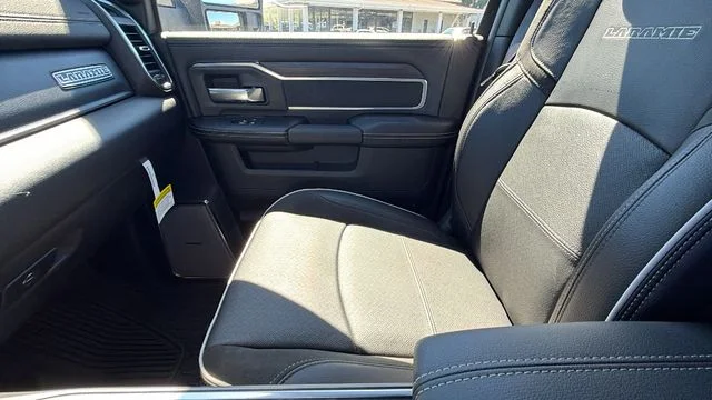 2026 RAM 3500 Laramie - Photo 24