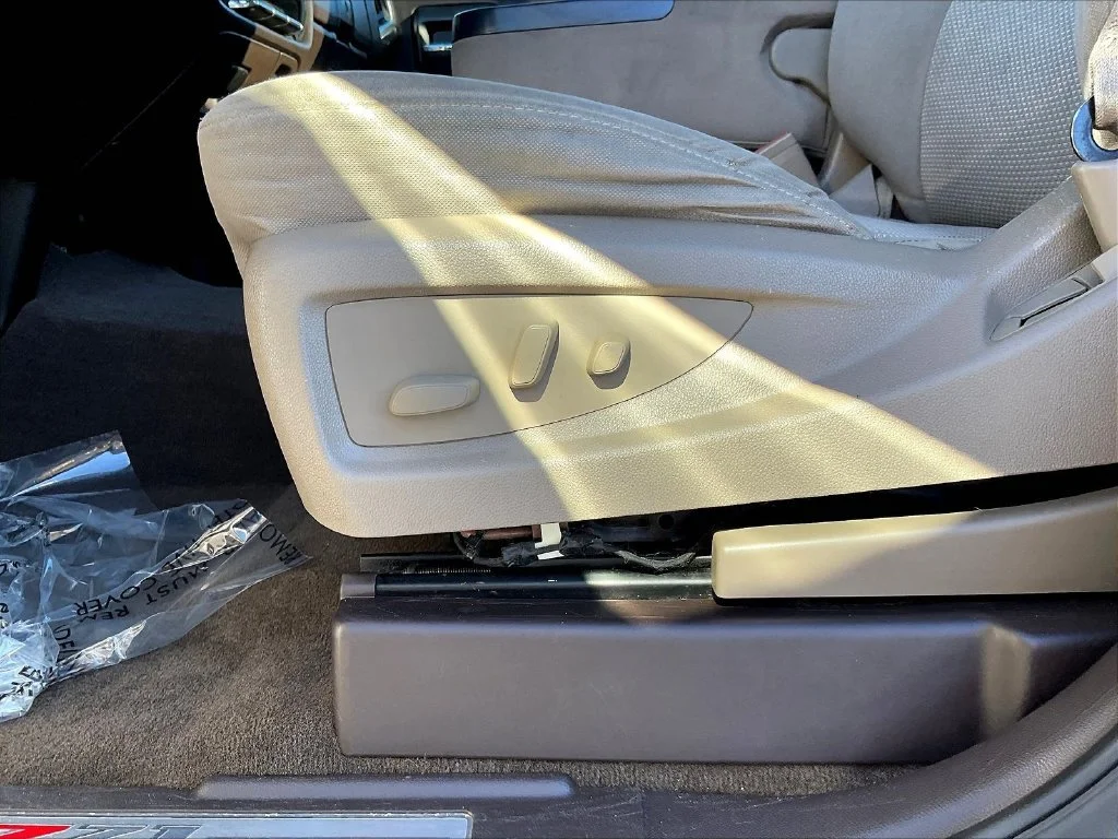 Used 2016 White Chevrolet LT image 32