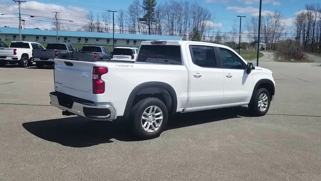 Used 2022 Summit White Chevrolet LT image 8