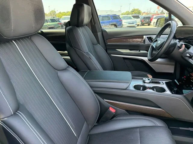 Used 2026 Black Cadillac Luxury image 26