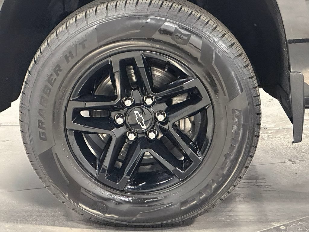 Used 2020 BLACK Chevrolet Custom Trail Boss image 16