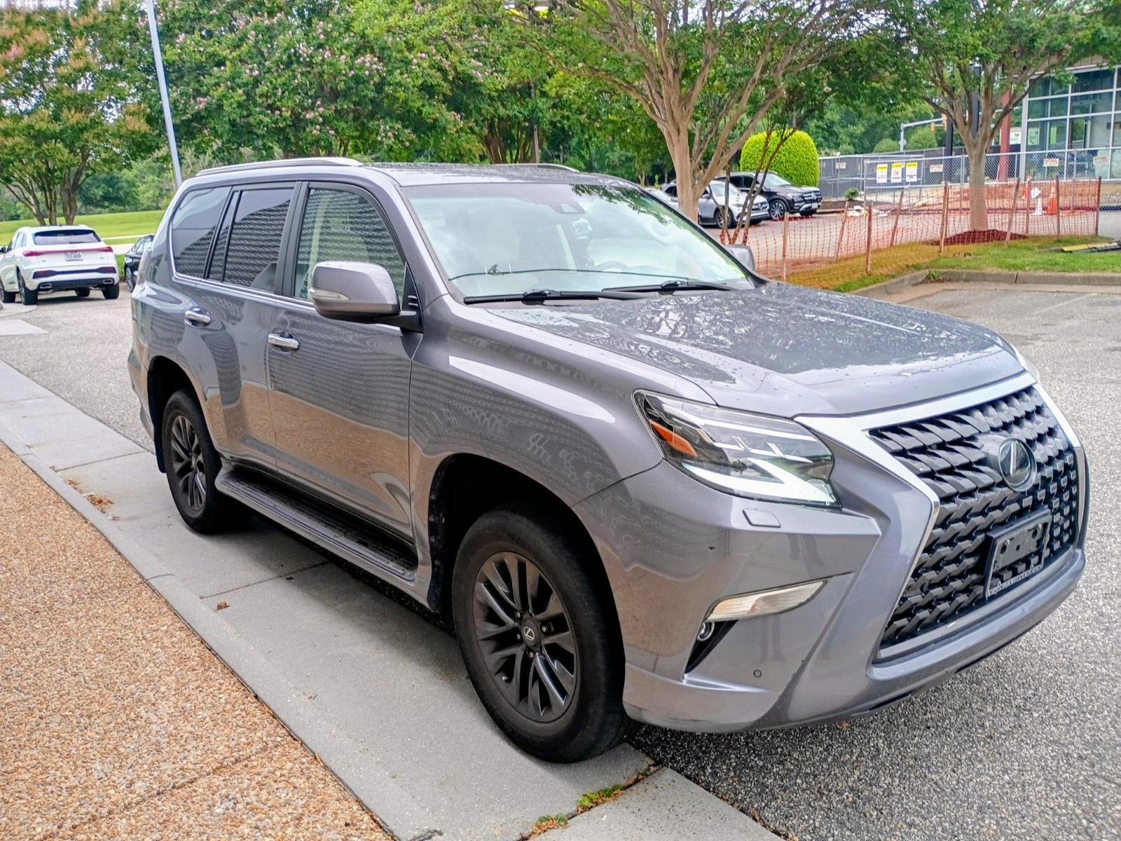 Used 2021  Lexus GX 460 Premium image 2
