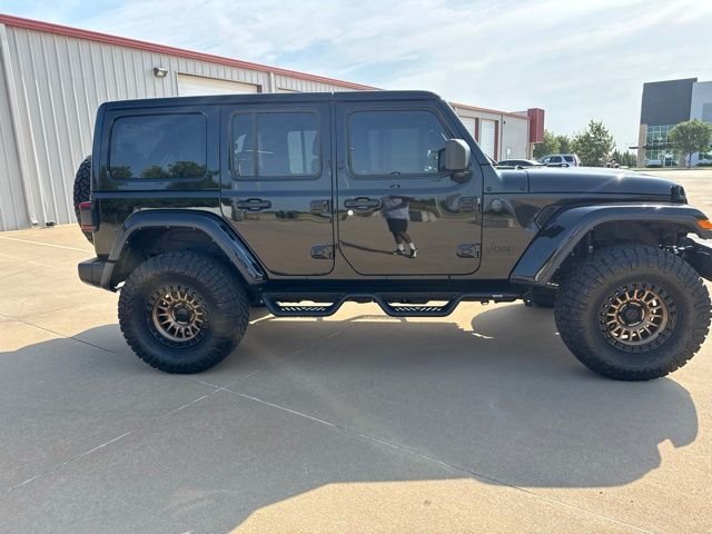 Used 2025 Black Clearcoat Jeep Sahara image 4