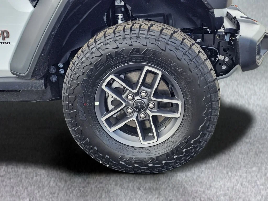 New 2026 Bright White Clear-Coat Exterior Paint Jeep Mojave image 6