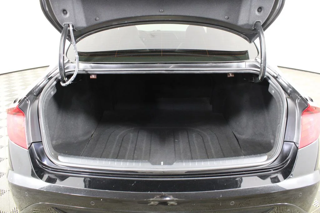 Used 2022 Phantom Black Hyundai Limited image 7
