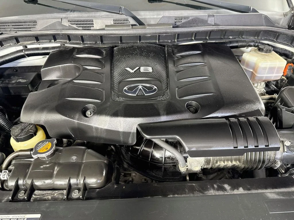 Used 2018 White INFINITI  image 42