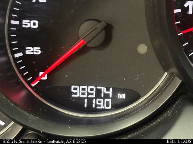 Used 2018  Porsche Base image 24