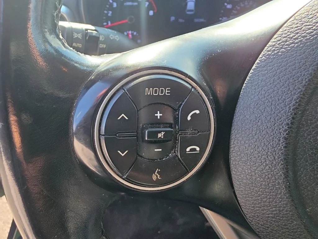 Used 2021 Green Kia X-Line image 15