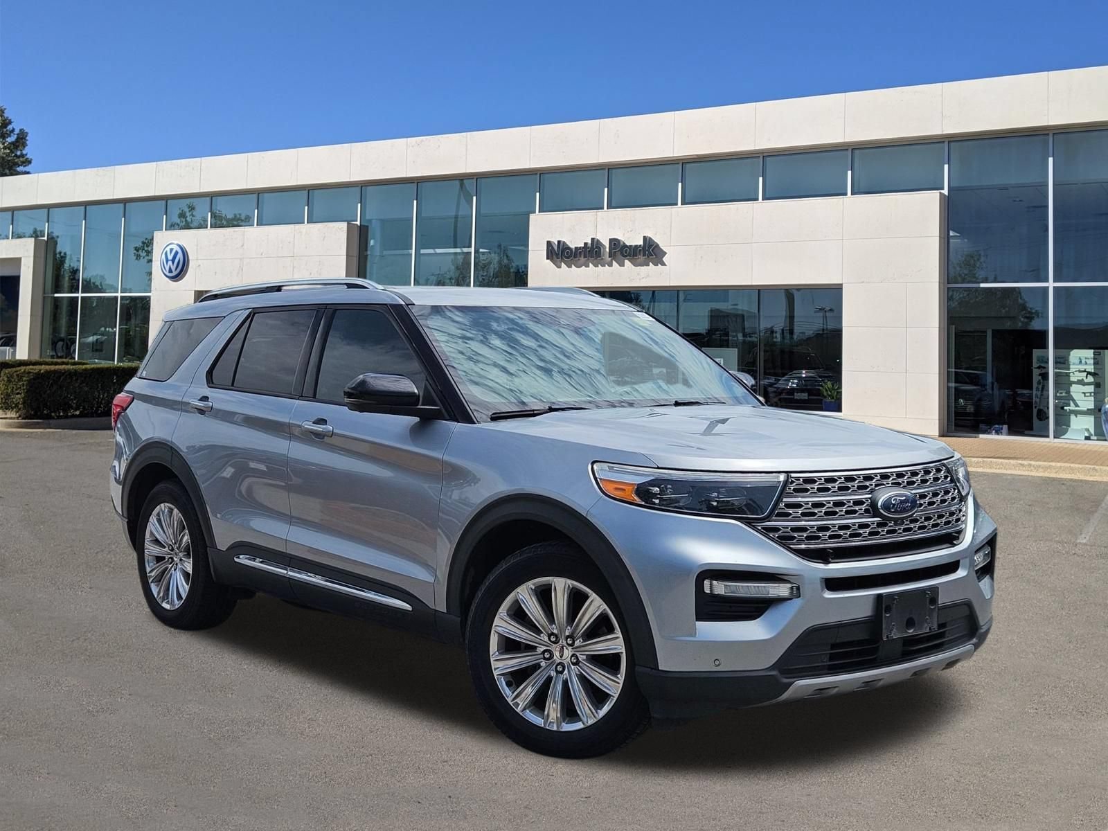 Used 2020 Silver Metallic Ford Limited image 1