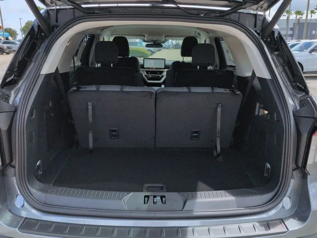 New 2026 Carbonized Gray Metallic Ford Active image 13
