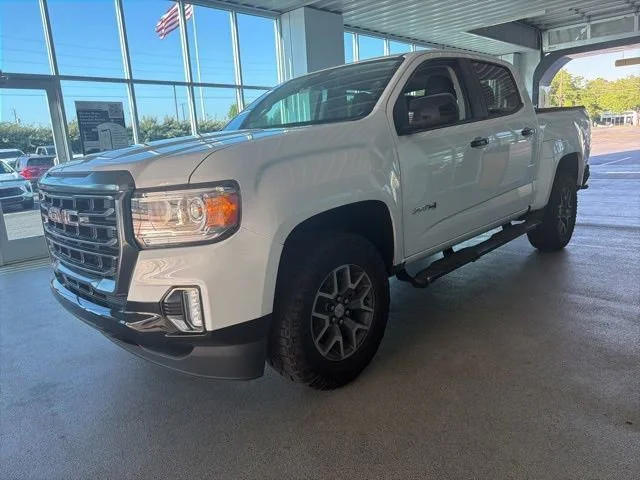 Used 2022 Summit White GMC AT4 - Leather image 3