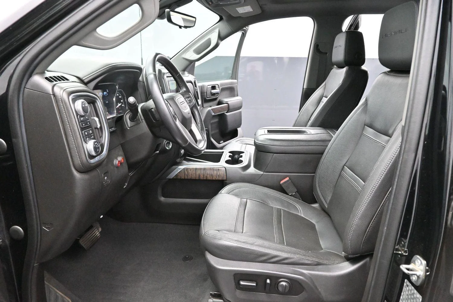 Used 2021 Ebony Twilight Metallic GMC Denali image 13