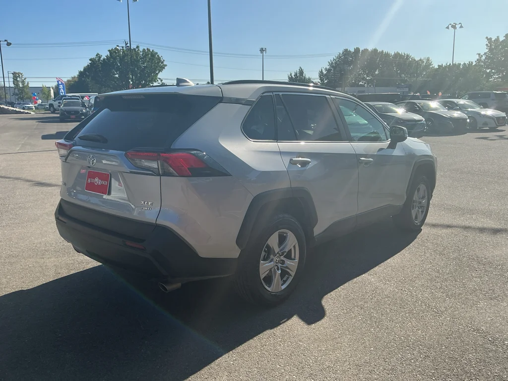 Used 2025 SILVER SKY METALLIC Toyota XLE image 6